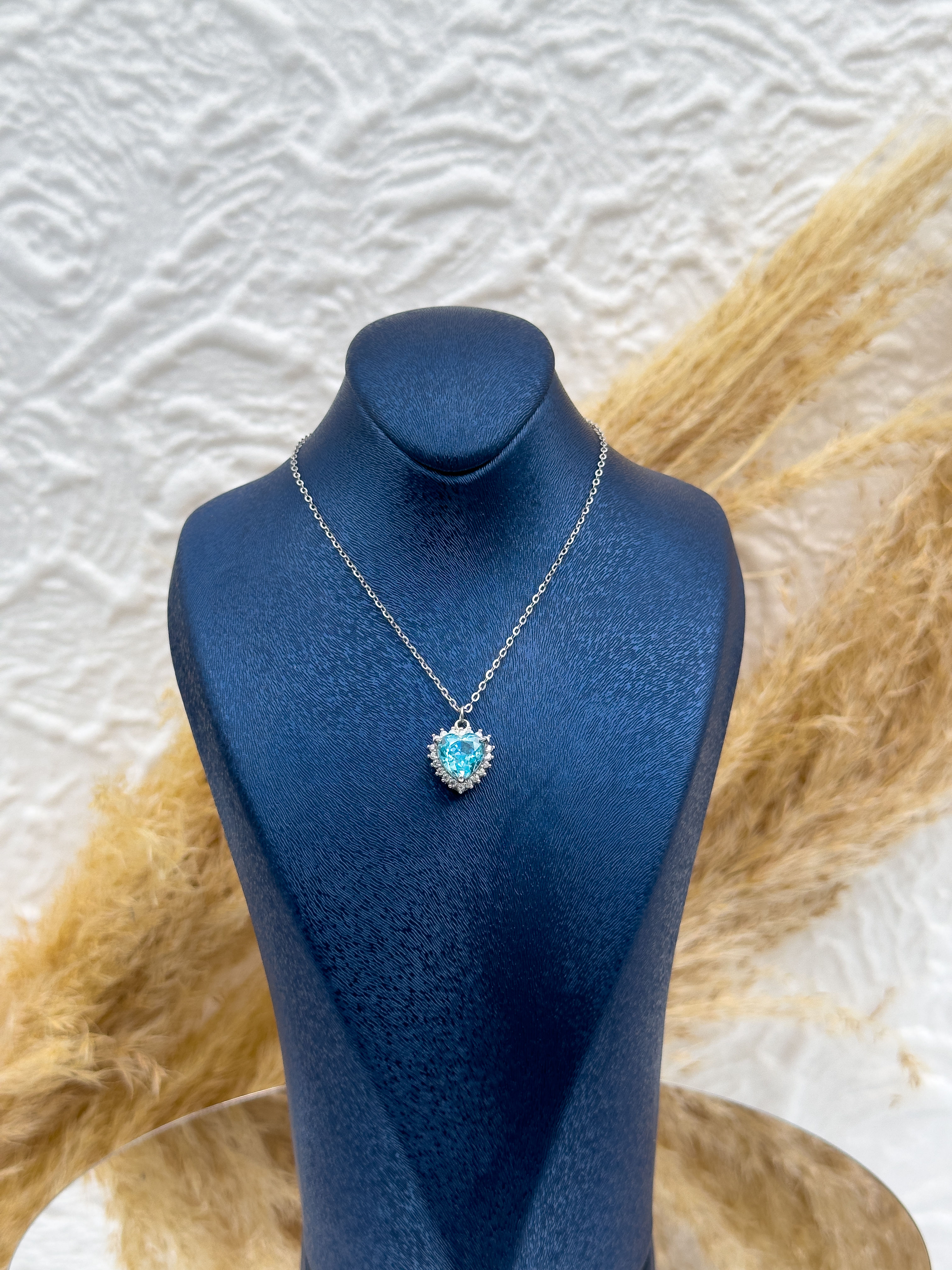 925 Ayar Gümüş Aquamarin Taşlı Kalpli Kadın Kolye – Pırlanta Montür Özel Tasarım